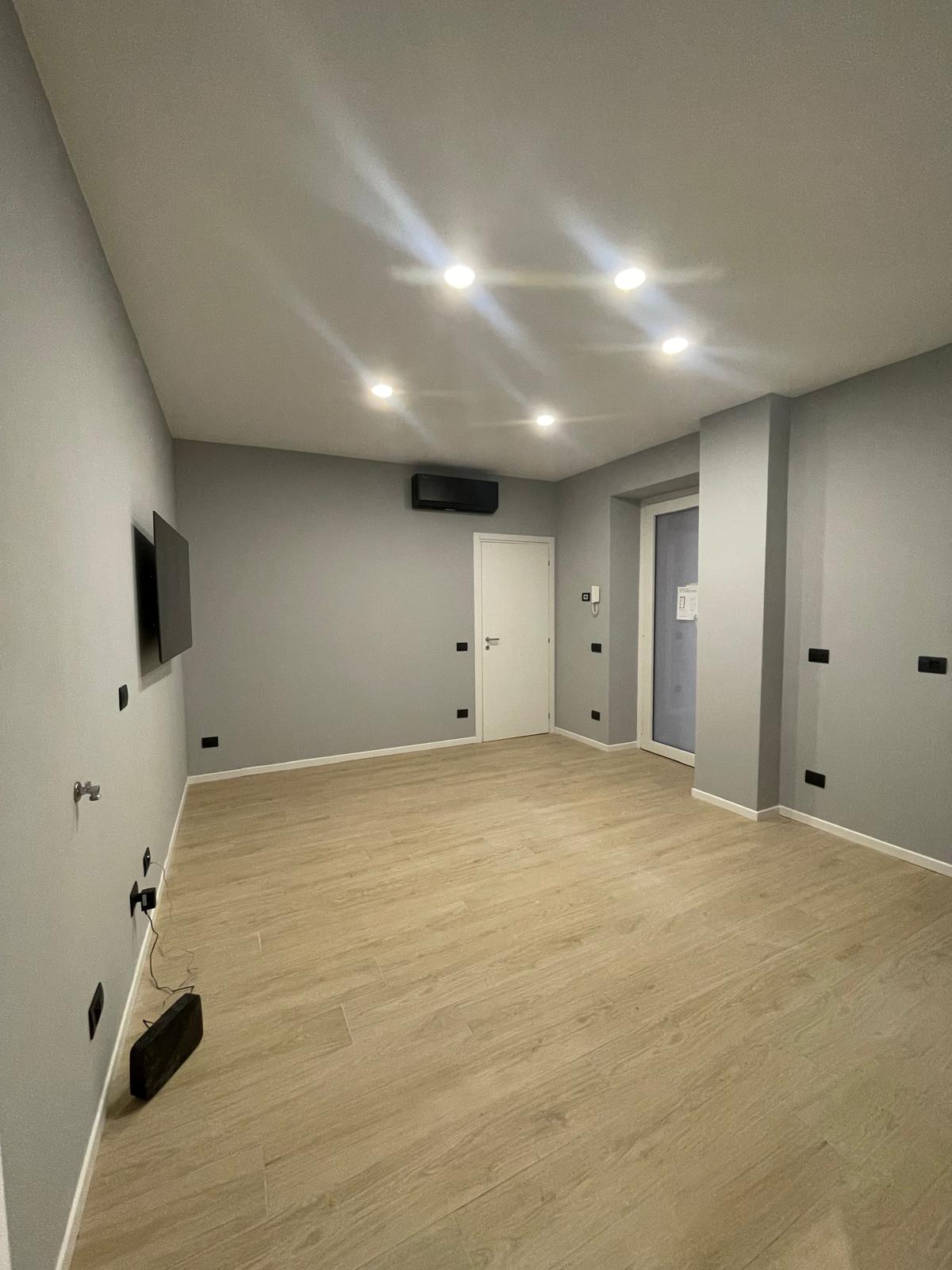 Split nero in ambiente finito