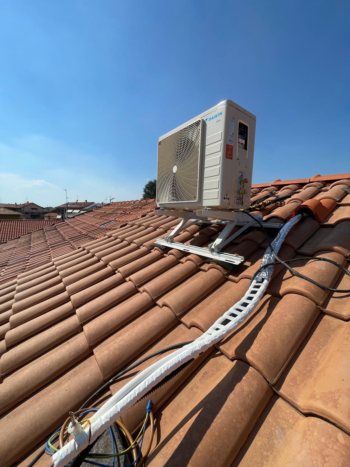 Unità Daikin installata sul tetto